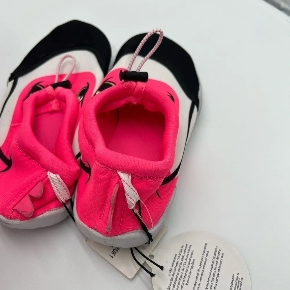 Sealpal Water Sports Pink Shoes Ultra-Light with a Pink Sun Hat for 2 lot